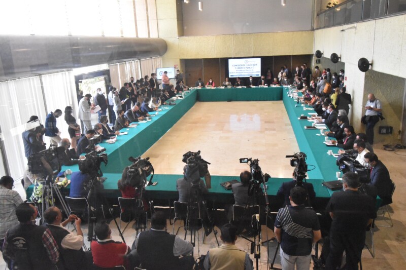 Expertos desconfían del régimen de confianza de personas morales