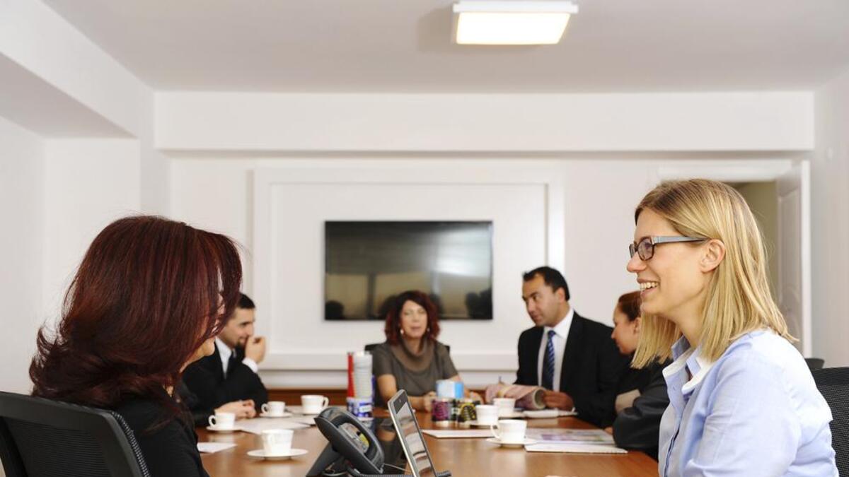 Menos probabilidades de que mujeres consigan un aumento