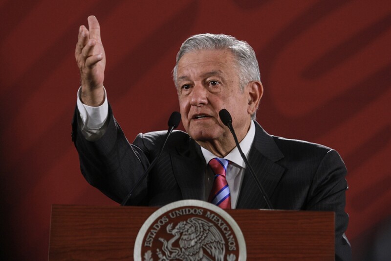 AMLO pide a Banxico no salvar empresas