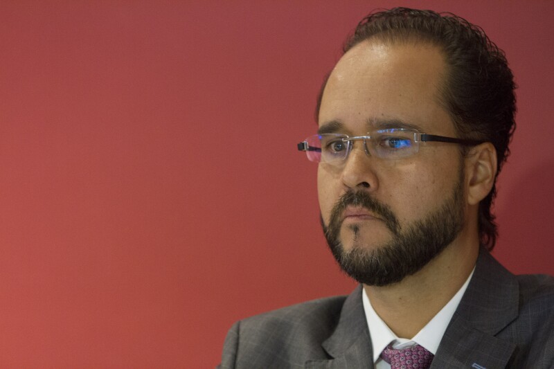 Reprueban Afores en atención a usuarios